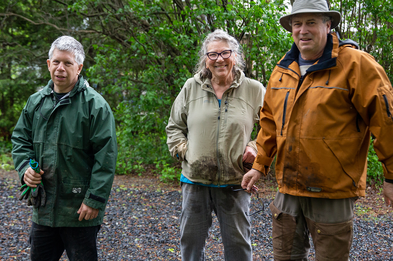 Monteregie - three community members outside in the garden